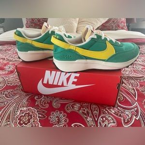 New Nike, Waffle Debut, Ladies Shoes